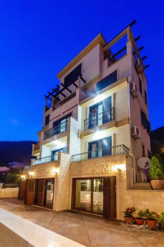 Opium Mar Apartments