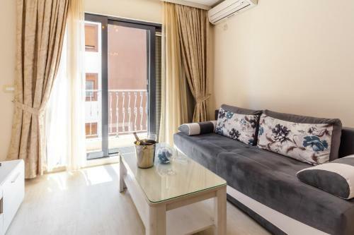 Opium Mar Apartments