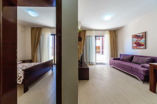 Opium Mar Apartments