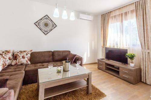 Opium Mar Apartments
