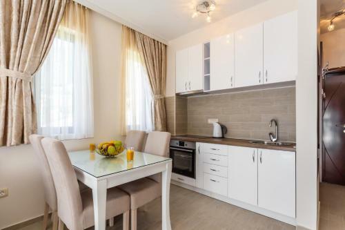Opium Mar Apartments