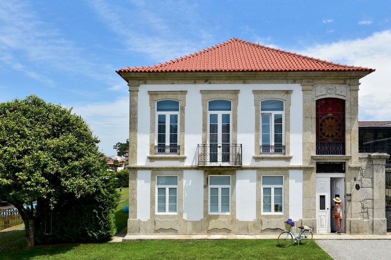 Hostal Solar Egas Moniz-charming House & Local Experiences