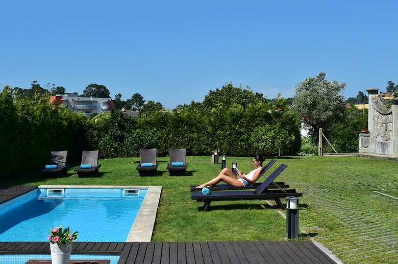 Hostal Solar Egas Moniz-charming House & Local Experiences