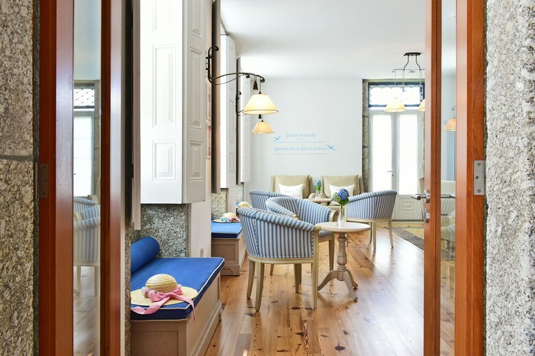 Hostal Solar Egas Moniz-charming House & Local Experiences