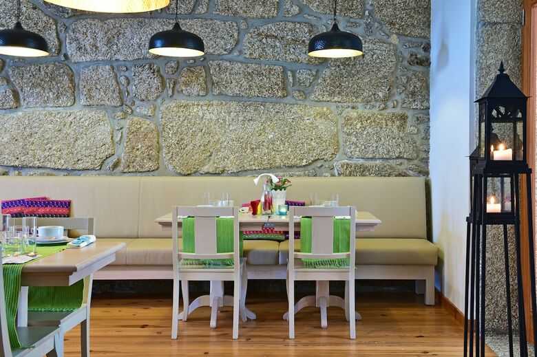 Hostal Solar Egas Moniz-charming House & Local Experiences