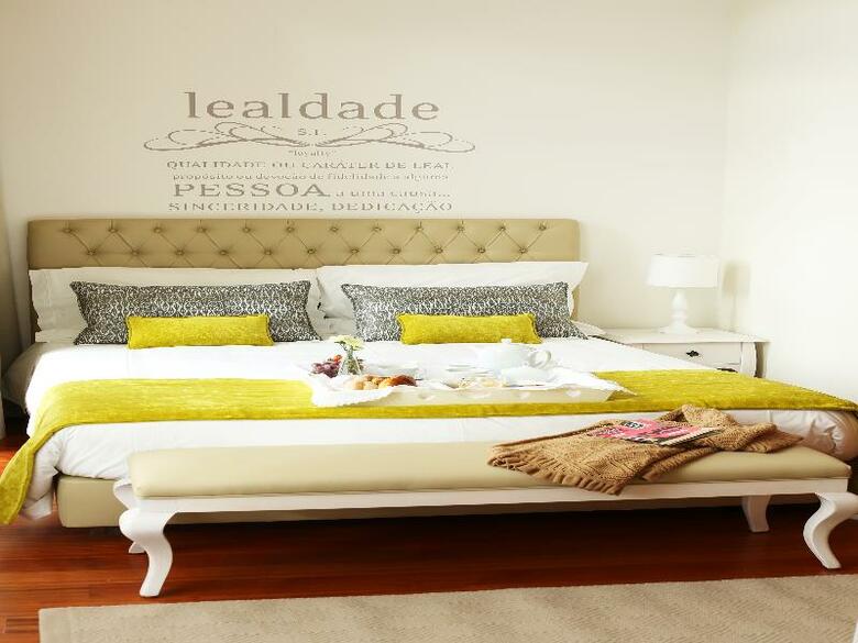 Hostal Solar Egas Moniz-charming House & Local Experiences
