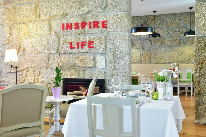 Hostal Solar Egas Moniz-charming House & Local Experiences