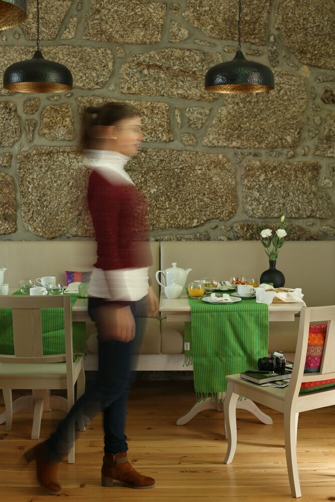Hostal Solar Egas Moniz-charming House & Local Experiences