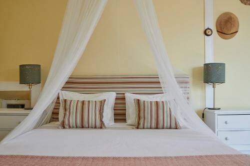 Hostal Outeiro Tu�as - Manor House