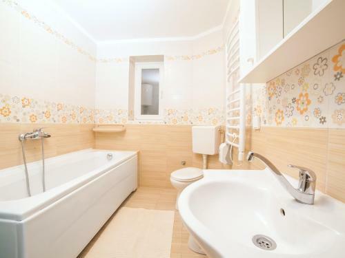 Apartments Adria