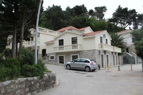 Apartments Villa Petrovac