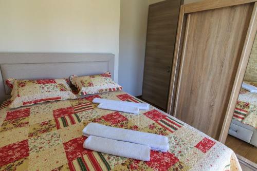 De Lux Apartments