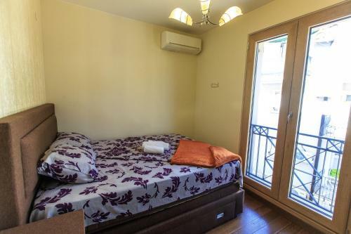 De Lux Apartments