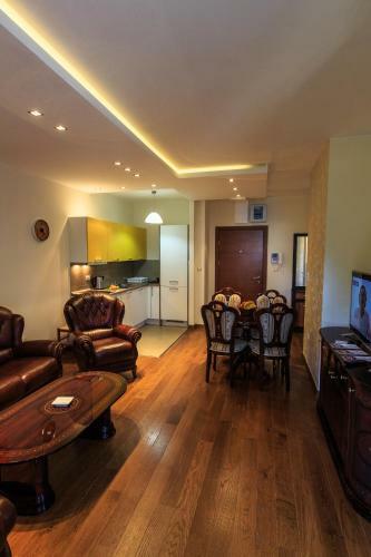 De Lux Apartments