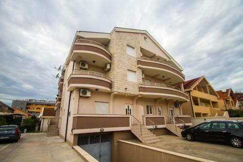 Nikola Pleasure Apartments