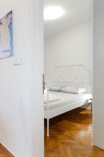 Old Town Beauty Apartment