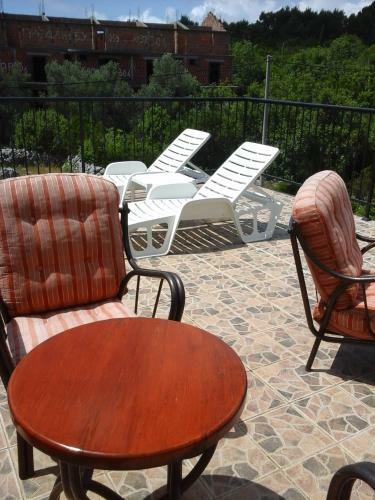 Apartments Villa-g Lustica