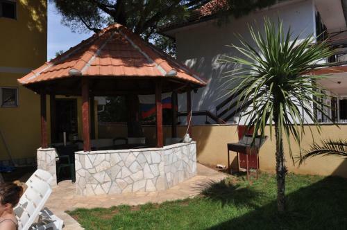 Apartments Villa-g Lustica