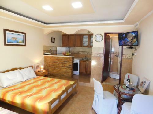 Apartments Klakor