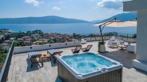 Line Apartment Lux Penthouse