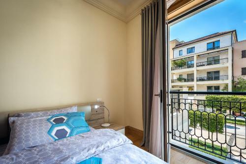 Home Apartment - Ksenia Building