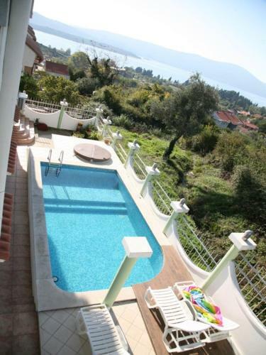 Apartments Villa Happy