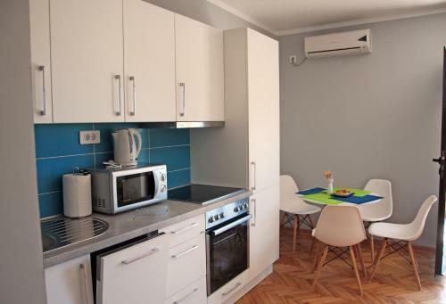Apartments Iva