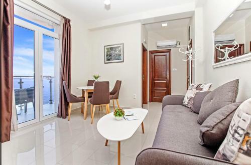 Apartments Isja