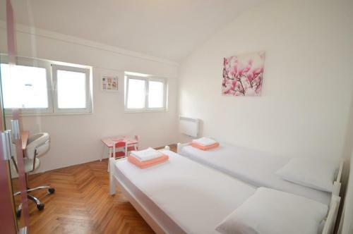 Mia & Lena Apartment