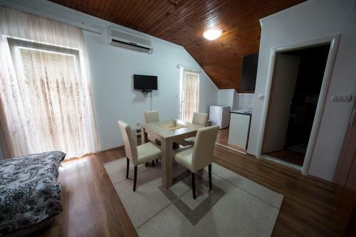 Hostal Apartments Pavi?evi?