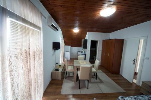 Hostal Apartments Pavi?evi?