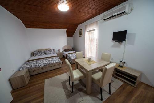 Hostal Apartments Pavi?evi?