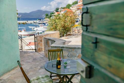 Apartments Bigovo Veljic