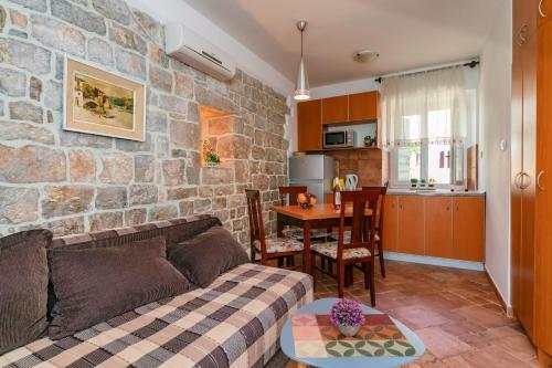 Apartments Bigovo Veljic