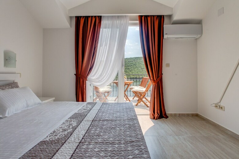 Villa San Apartments