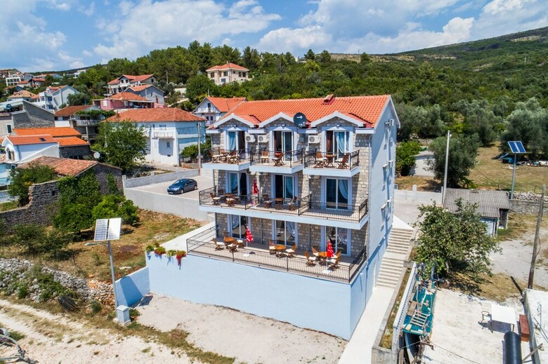 Villa San Apartments