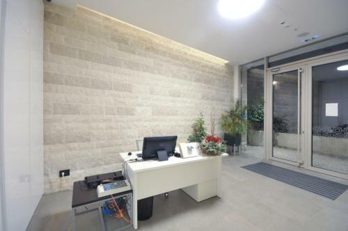 Leona Residences Apartment