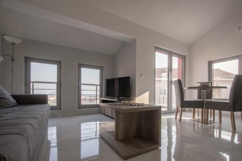 New Sunshine Apartments