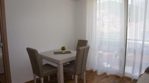Apartments Lora Bokeljske Brigade