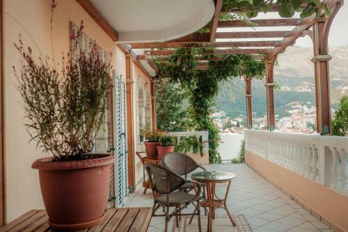 Hostal Damonte ? Apartments And Rooms
