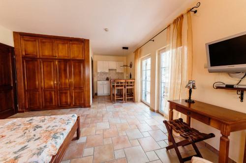 Hostal Damonte ? Apartments And Rooms