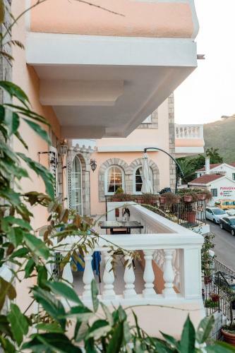 Hostal Damonte ? Apartments And Rooms