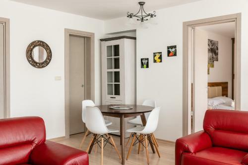 Dimax Apartments Impera