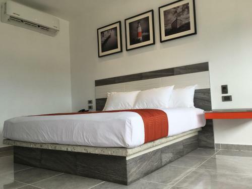 Hotel Peninsula Frontera
