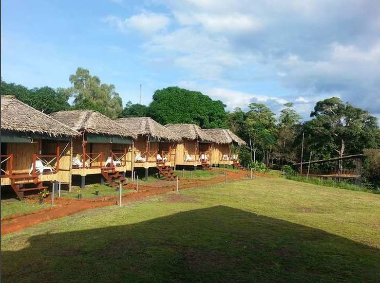 Hotel 9 Huts On A Hill