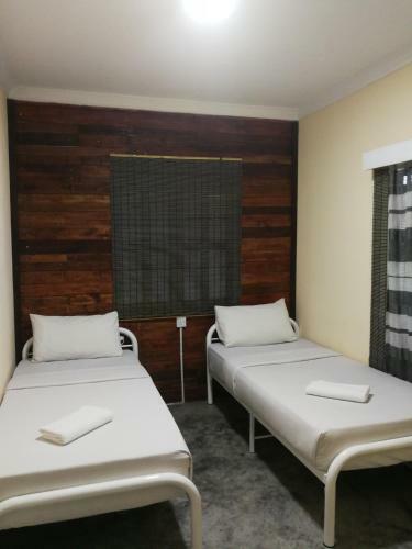 Motel Ceaser's Place