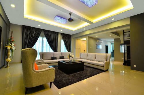Violet Luxury Service Villa