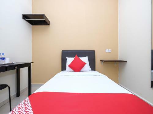 Hostal Oyo 89493 Q Hotel