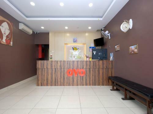 Hostal Oyo 89493 Q Hotel