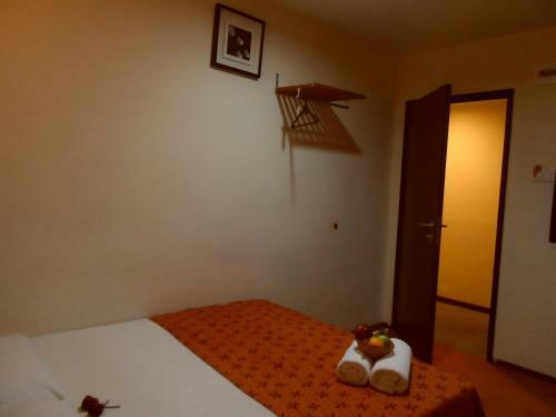 Veenai Hotel